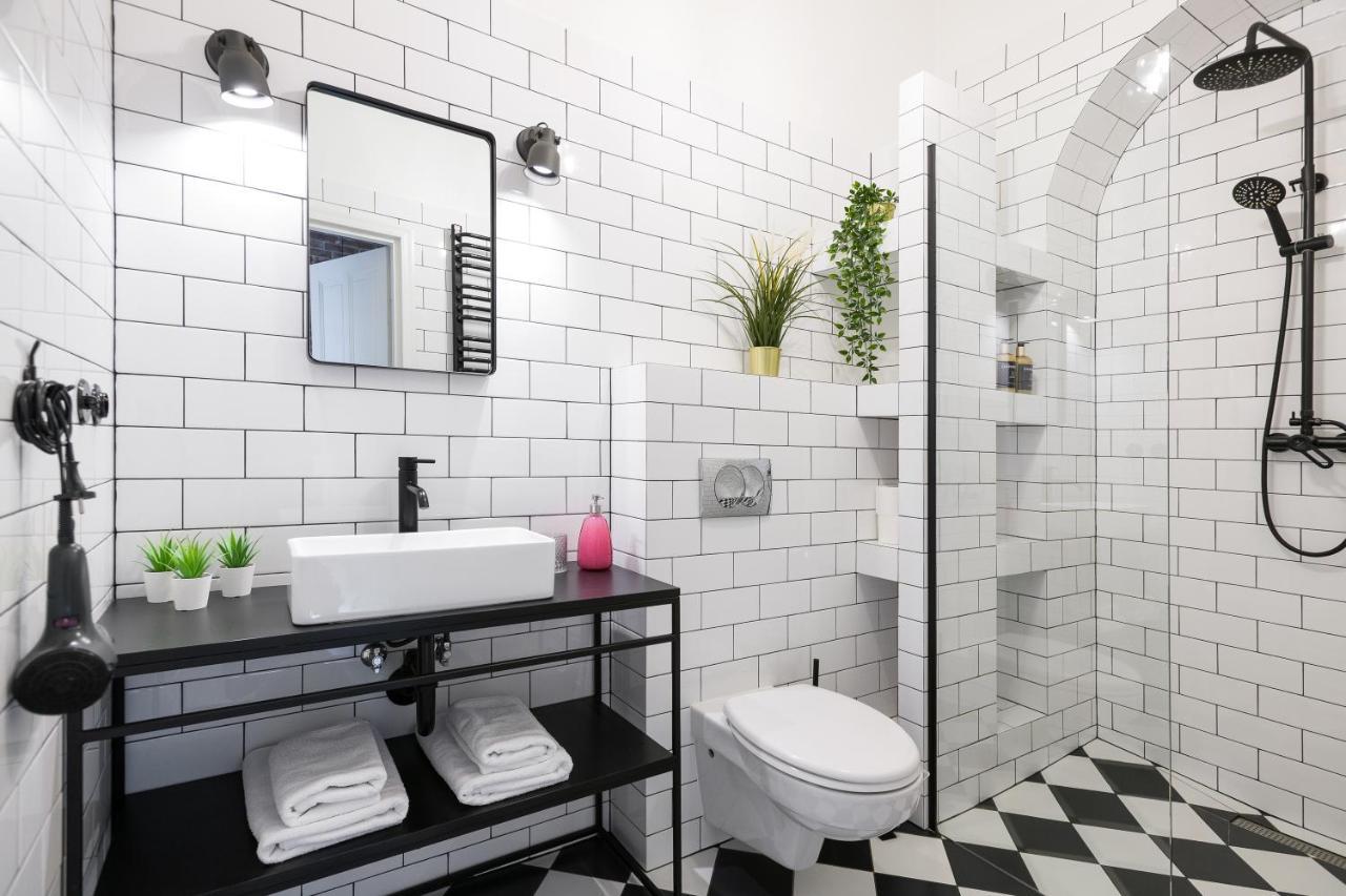 Discover Krakow Apartments - 3 Rakowicka St - Amazing Loft Near Main Station - Netflix エクステリア 写真