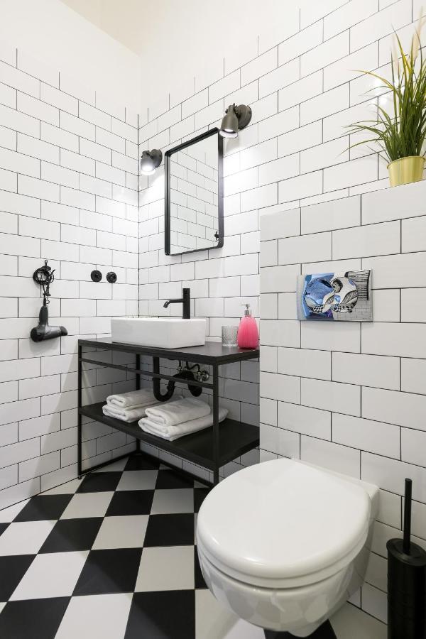 Discover Krakow Apartments - 3 Rakowicka St - Amazing Loft Near Main Station - Netflix エクステリア 写真